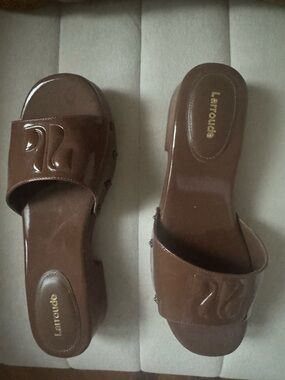 Brown patent leather slide Sandals with Stud Accents